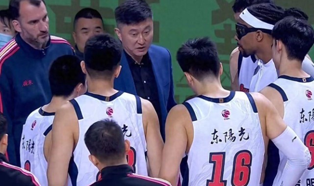 龙8国际app下载-广东男篮麦考尔即将复出，北京男篮确定签下麦基，上海洛夫顿受伤